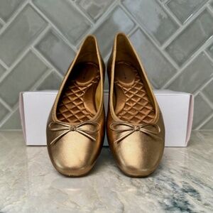 Birdies The Hummingbird Size 10 Vintage Gold Leather NIB